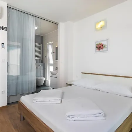 Dinastija 1 *